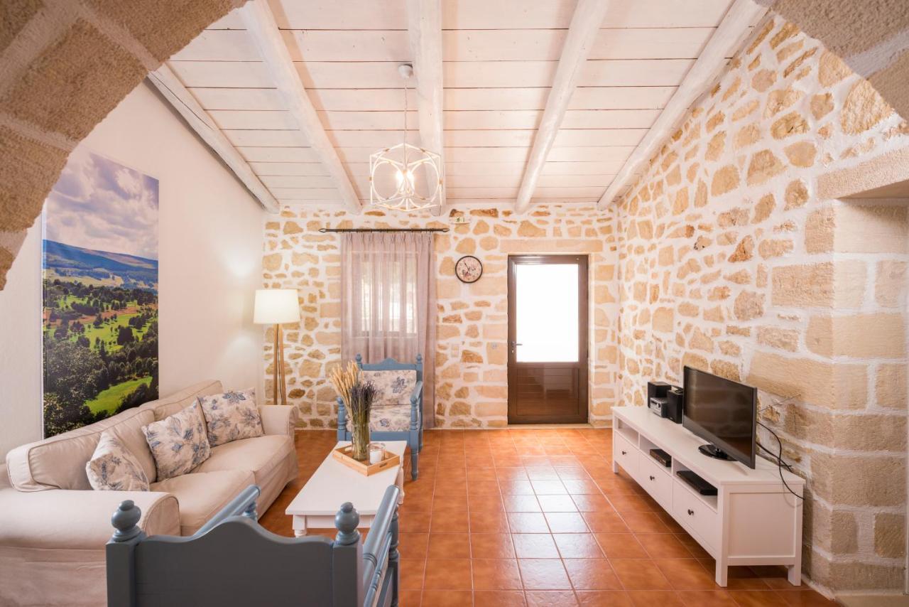 Kontis Village Fíliposz Kültér fotó